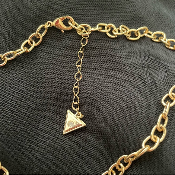 GUESS Cheetah Heart Pendant Necklace Rhinestone Heart Charm Gold Black 16” + 2” - Picture 6 of 6